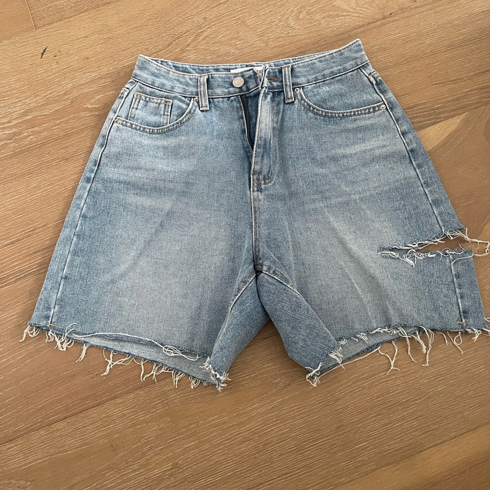 storets Light Wash Frayed Hem Denim Shorts